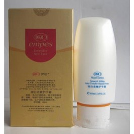伊佰 细白柔嫩护手霜60ml